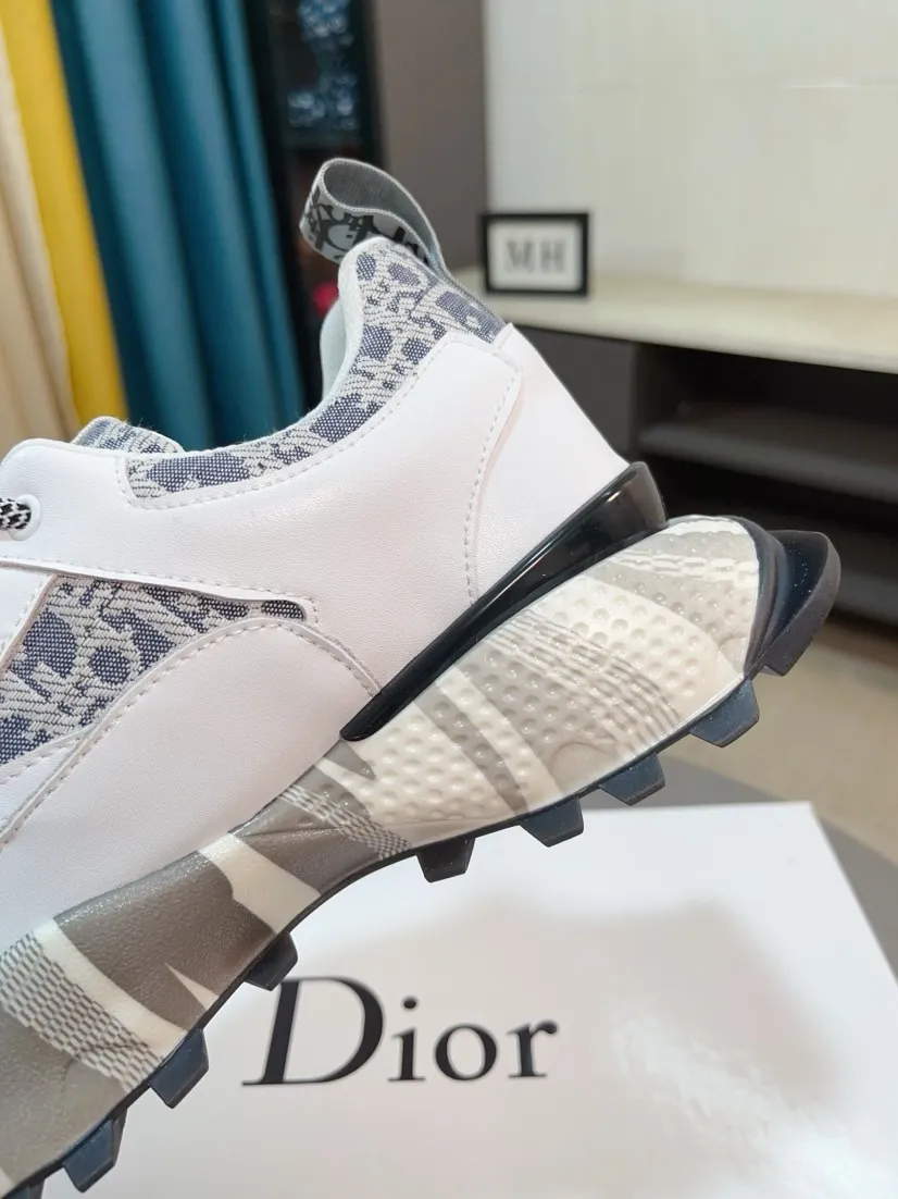 Men's men's shoes 💰458🌹🌹【Dior】Best-selling official website world premiere🔝High-end men's shoes brand official website latest series: The upper is made of imported cowhide with specially designed fabrics➕Mesh breathable lining. Make walking more convenient and comfortable! Compared with the official quality, Midea’s 1:1 replica. Create a fashionable personality to set off your uniqueness! A must-have for trendy men! Classic style. Men's sizes: 38-44.